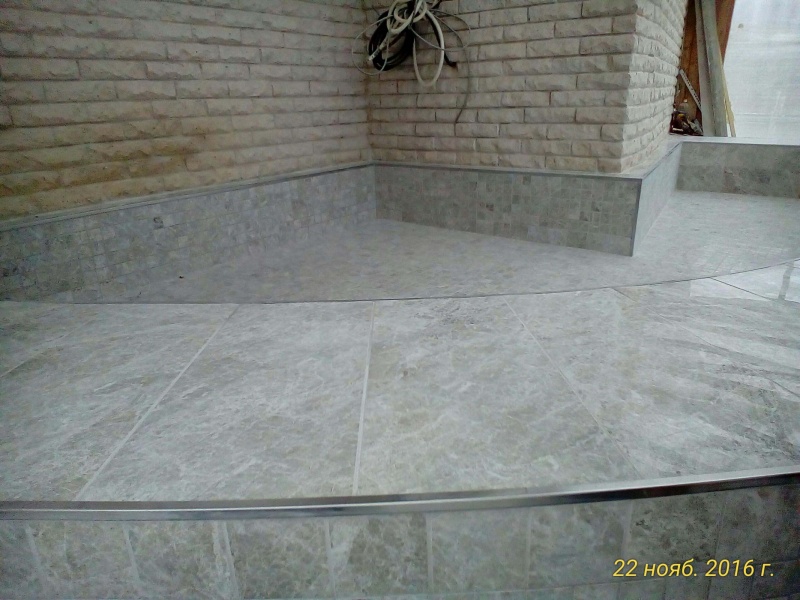 Облицовка бассейна керамогранитной плиткой и керамогранитной мозаикой